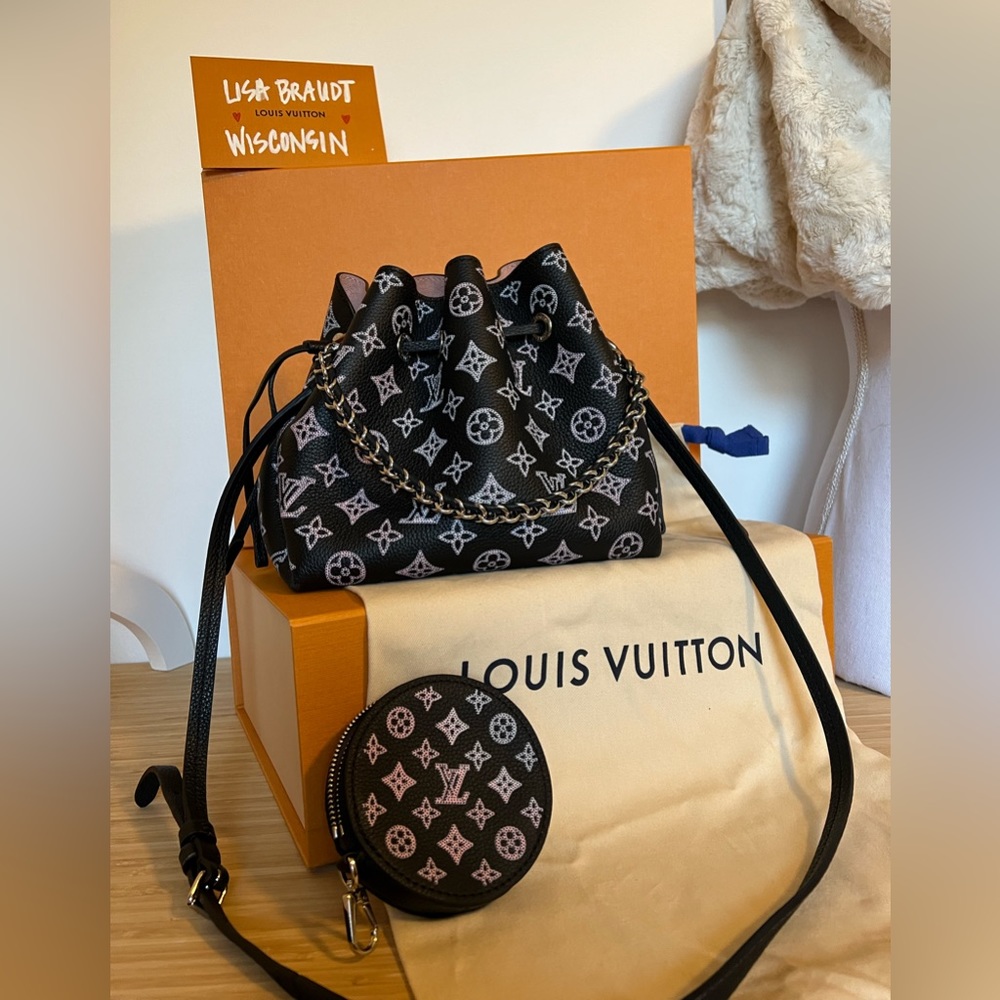 Flight Mode Bella Mahina Noir with coin pouch